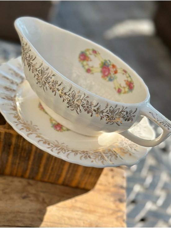 Franklin Ware Other - Vintage Franklin Ware Gravy Boat & Underplate Ivory 22K Gold Floral Set USA